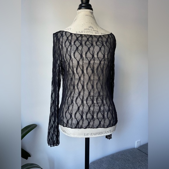 Black lace design long sleeve top - Picture 2 of 7